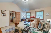 Cozy 2 bed+2.5 bath Mtn Cbn Near Hiking Trails-Minutes to Town-Fire Pit-Hot Tub