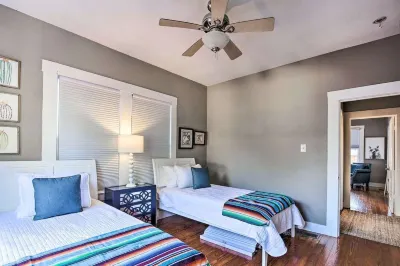 LOCATION!!Walk to Convention Center,Riverwalk,&Alamodome,Sleeps 4 Hotels in Southtown