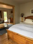 Clean & quiet cabin with stunning mountain views