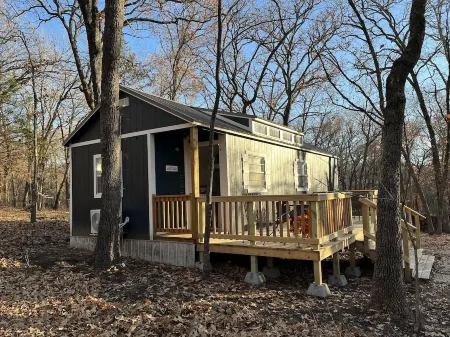 Remote Cabin Hideaway in the woods close to the lake, walking trails, and casino