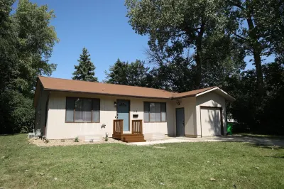 5BR Serene Retreat Near CLE - Dogs Welcome Airport Hotels near Walgreens