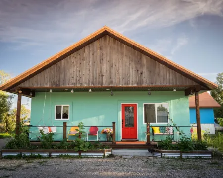 Boho Mountain Cottage in the heart of Driggs Hotels in Driggs