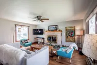 Charming Downtown Ennis Executive Home!