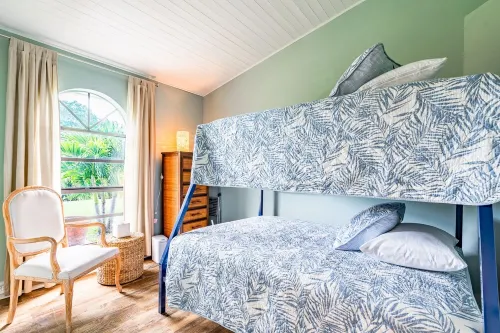 Family friendly 3 bedroom home minutes from the beach and top notch restaurants