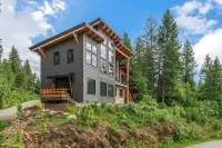 The Panoramic Peak: Luxury Lodge at the Idaho Club