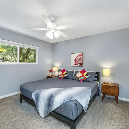 REMODELED 3Bd/2Bth TreeTop House -> Downtown Location w/ Views & 5-STAR REVIEWS!