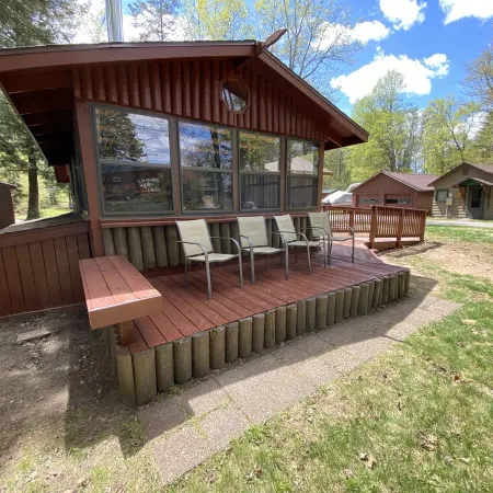 La Vita e Bella -Life is Good- at this pet friendly Northwoods escape