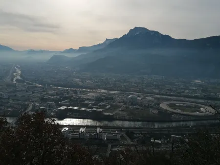 Back to the 80'S Apartment Отели в г. Сент-Эгрев