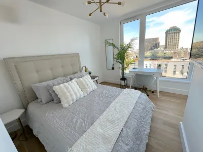 Modern Guest Suite with Large Private Terrace Williamsburg 威廉斯堡住宿飯店
