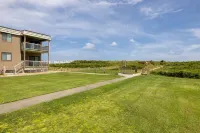 End Unit Oceanfront condo 2 min to beach 1.5 if you run RELAX REJUVENATE