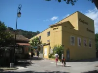 Apartment T3 65 m2 in character house, historic heart district 마씨프 데 모흐 주변 호텔