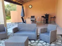 Country house at the foot of the Luberon ロリのホテル