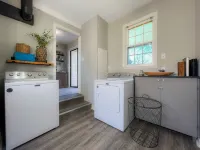 The Fox Den, Pet Friendly, Broadband WiFi, Great Location