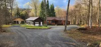 A cozy, pristine family retreat located in the town of Inlet.