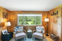Spacious Family Getaway 10Min to Mt Snow w. Firepit, BBQ, King Bed