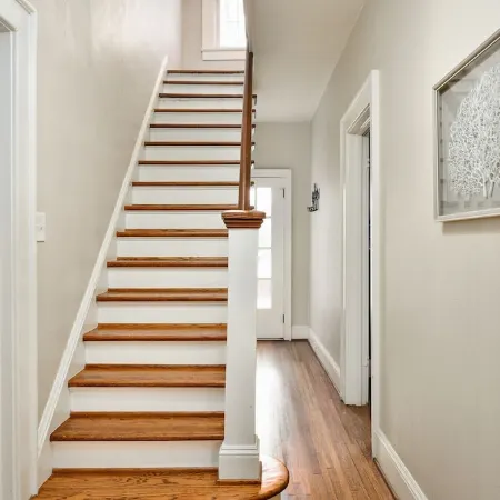 Luxurious Cape Cod in Emerywood - Minutes to Furniture Market & HP University