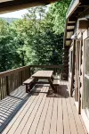 Recently renovated mountaintop cabin!