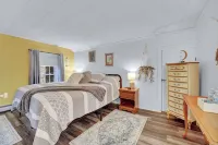West Valley Dream! Pet Friendly Farmhouse located 12 minutes from Ellicottville