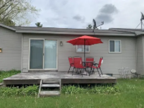 Well Appointed 2 Bedroom ~Less than a mile to Crystal Mountain