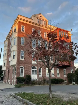 Bright Cozy Apartment in Chelsea, 10 mins from LOGAN Airpot-Free Parking