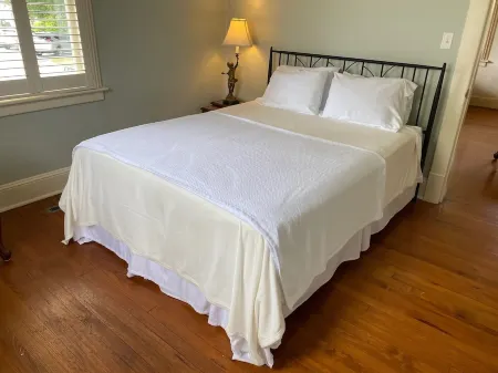 Elegant Historic Cottage in Downtown Edenton