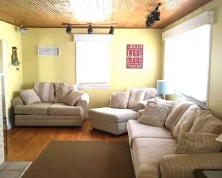 2 BR House Beach Haven Centrally located Hotels in Beach Haven