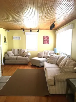 2 BR House Beach Haven Centrally located