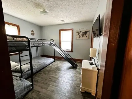 Spacious Home Ample Parking1/2 Mile from the Hatfield and McCoy Trails!