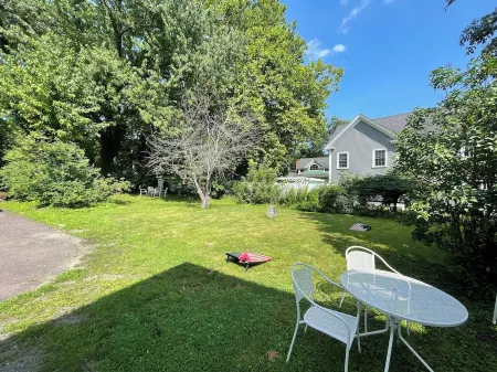 Downtown Ipswich apt, first floor!!!