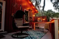 Cozy House on the Marsh, 6 minutes from the beach!