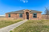 Luxury Modern Home w/Coffee bar and more. Sleeps 8 guests! Hotels in Lancaster