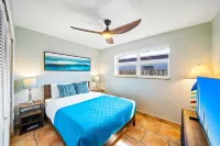 The Oasis House, heated pool/jacuzzi walk to beach