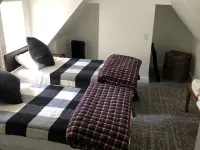 Located steps away to town park, hiking, popular & nationally recognized Main St Hotels in Littleton