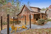 New Listing Specials! Spacious - Fire Pit - Pool Table - Shuffleboard Hôtels à proximité de : Forêt nationale de Chattahoochee-Oconee