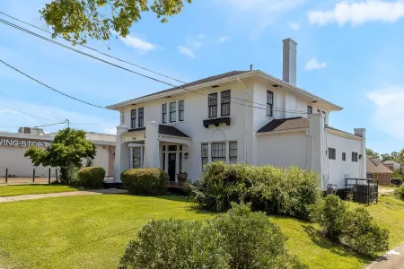 Royal Resort Отели рядом с достопримечательностью «Джексон Зу»