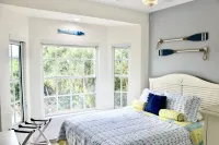 Escape to CASA PALMA HIDEAWAY! 4BD/3BA, Pool, Outdoor Kitchen, boat slip & More!