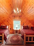 Beautiful Adirondack Region Lakefront Cottage
