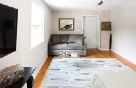 1 Southern Charm is a Private Studio is 4 Miles from Downtown Charleston