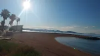 T2 APARTMENT WITH TERRACE SEA VIEW, CLOSED GARAGE, CLOSE TO THE CALANQUES
