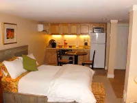 Downtown Luxury Studio, Brevard NC Hotels in Brevard