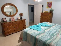 Enjoy Downtown Melbourne at the Nautical Nights, just minutes from the beach!