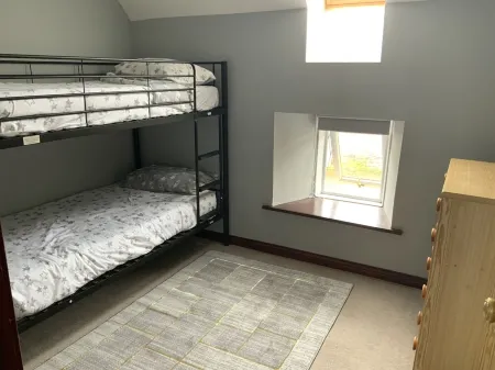 The Granary a gorgeous 3 bedroom cottage, situated at the foot of the Tinto Hill