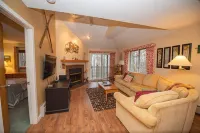 Luxurious MTN Retreat - On site Spa & Pool.
