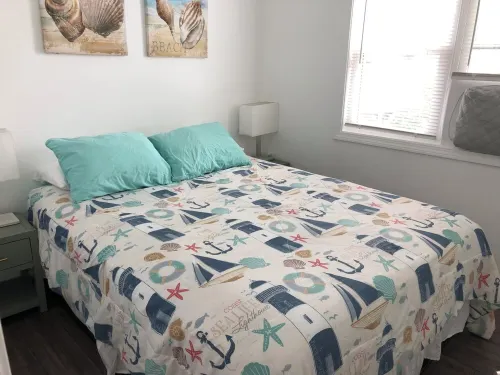 Renovated Milford Beach home by Charles Island/Silver Sands Pk