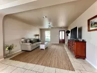 Spacious Ponderosa-Minutes from Gruene & Shopping!