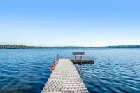7Br Lake Cabin with Great Fall Views!  Close to Town.  Snowmobile/Utv to Trails.