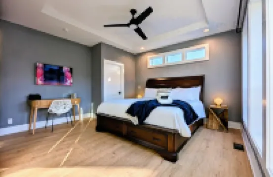 Luxury Wine Country Escape w/ 3 King Suites & Putting Green – Walk to Town Hotels in Carlton