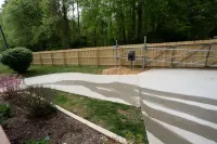Pet friendly enclosed yard and close to town Hotels near Davidson River
