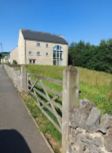 Central Buxton apartment with scenic views and free parking โรงแรมใน