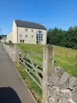 Central Buxton apartment with scenic views and free parking Hotels in 
